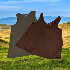 NEW (2) Women’s Tank Tops (M)
